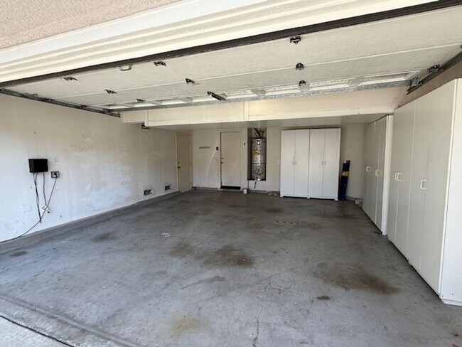Building Photo - Welcome to Wagon Wheel – 4 Bed + Office | ...