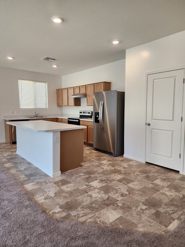 Building Photo - 1542 E Elegante Dr