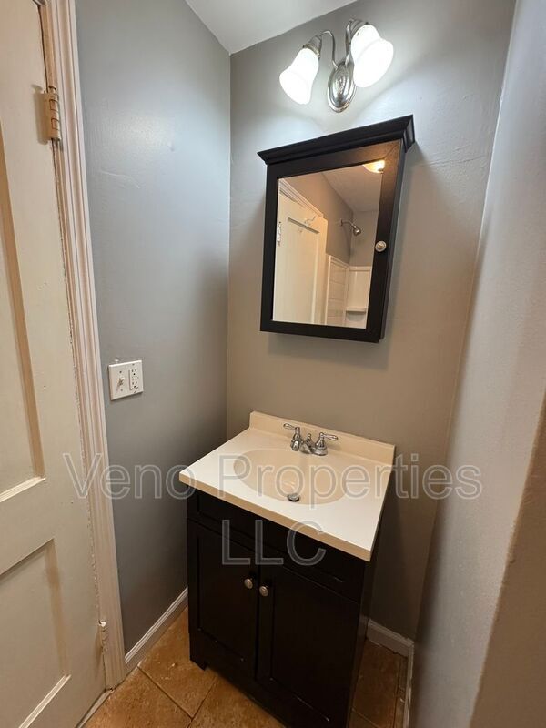 Building Photo - 1688 Western Ave