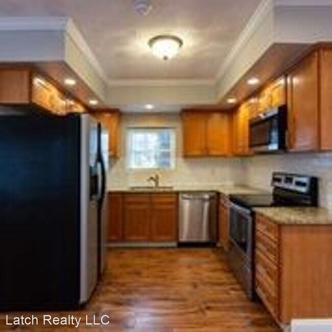 Building Photo - 3 br, 2 bath House - 54 River Rd.