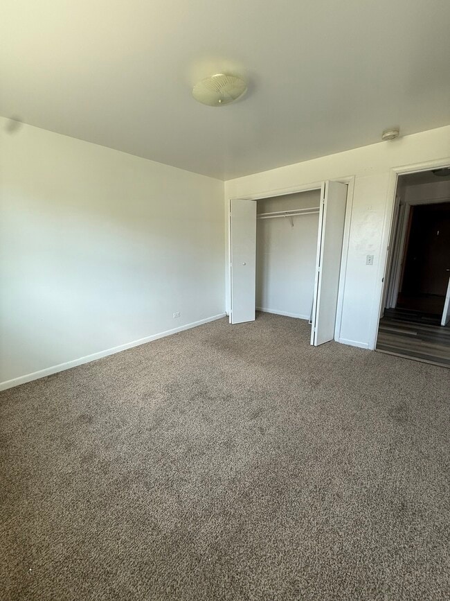 Building Photo - 1627 Woodbine Dr