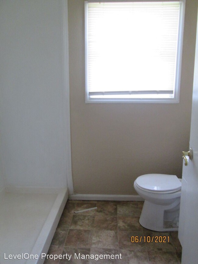 Building Photo - 3 br, 1 bath House - 606 West 29th Street