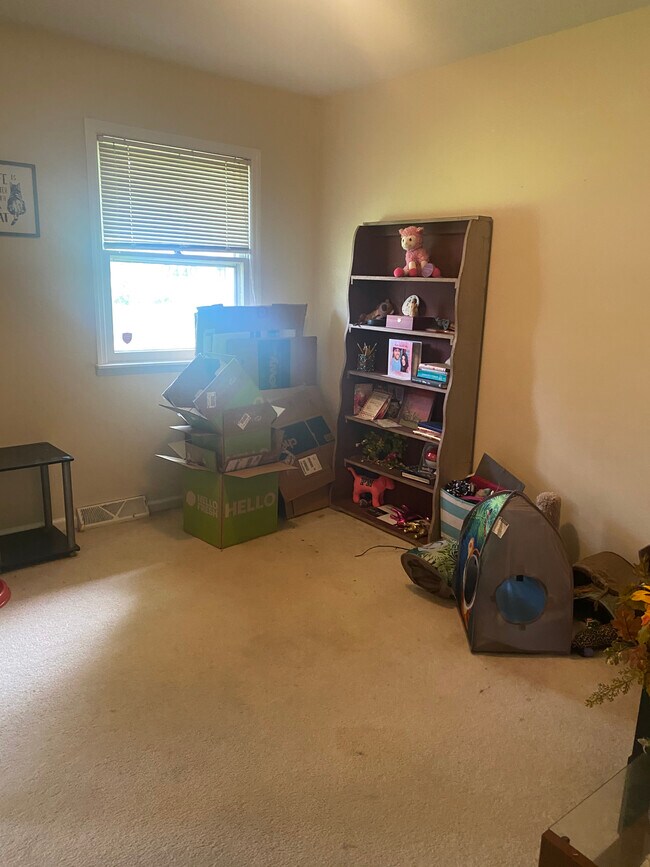 Building Photo - 2437 Idlewild Dr