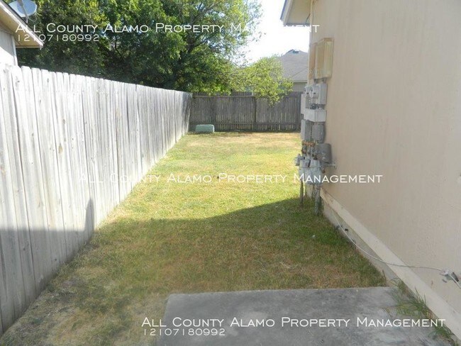 Building Photo - 2 bed, 2 bath home