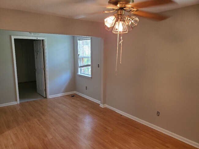 Building Photo - 508 Aiken St