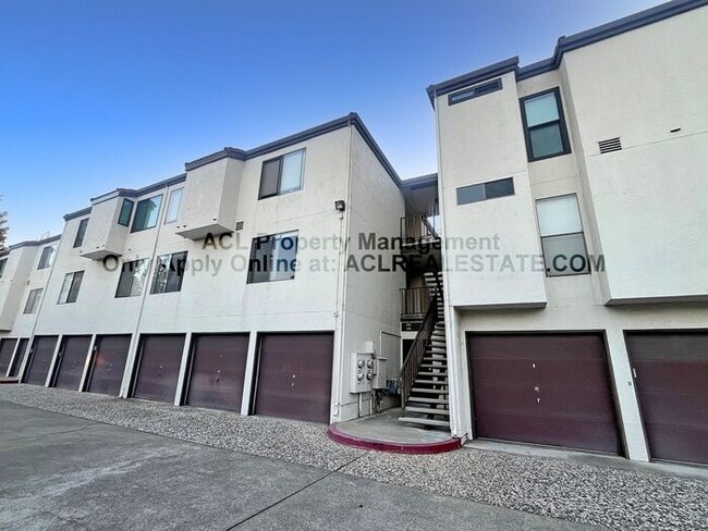 Foto del edificio - 21100 Gary Dr