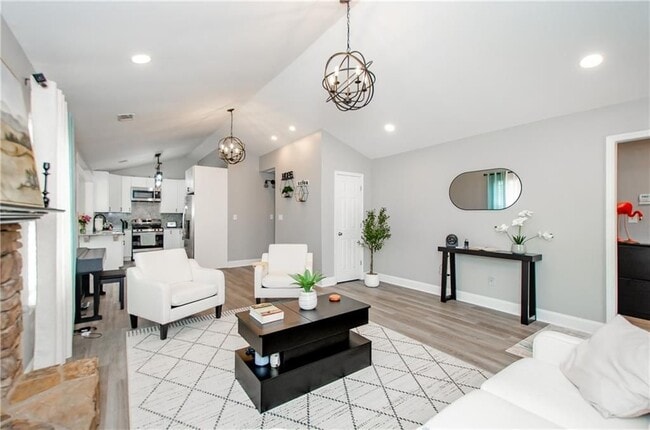 Building Photo - 238 Knob Hill Dr