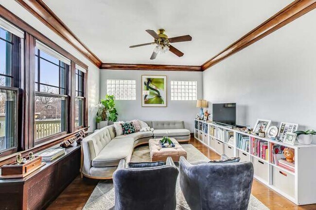Foto del edificio - 535 S Lombard Ave