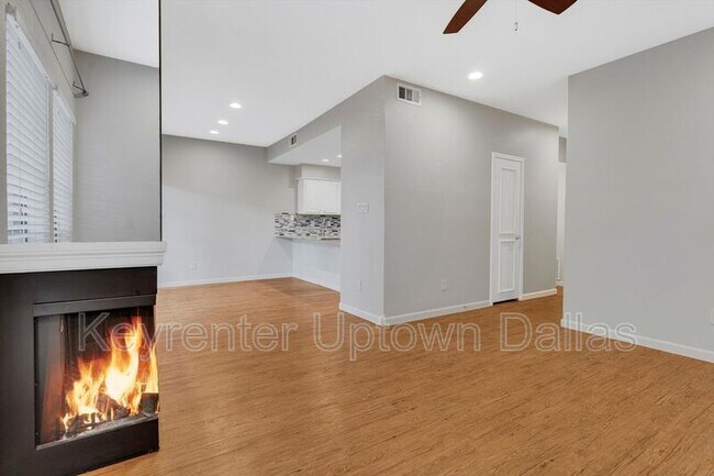 Building Photo - 5100 Verde Valley Ln
