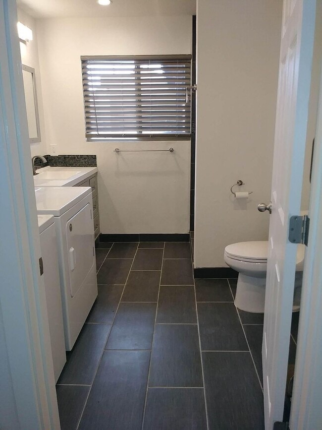 Building Photo - 750 Kootenay Dr