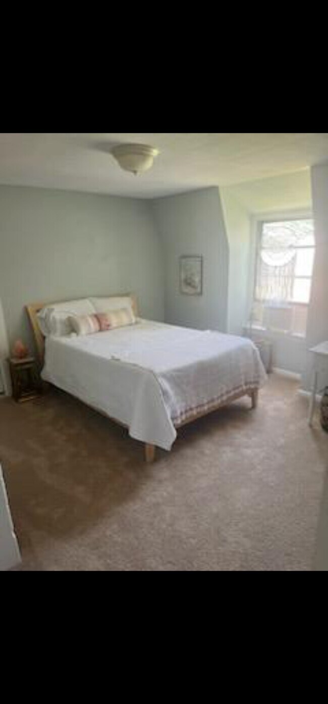 81 MacArthur Blvd Unit 2, South Kingstown, RI 02879 Apartments in