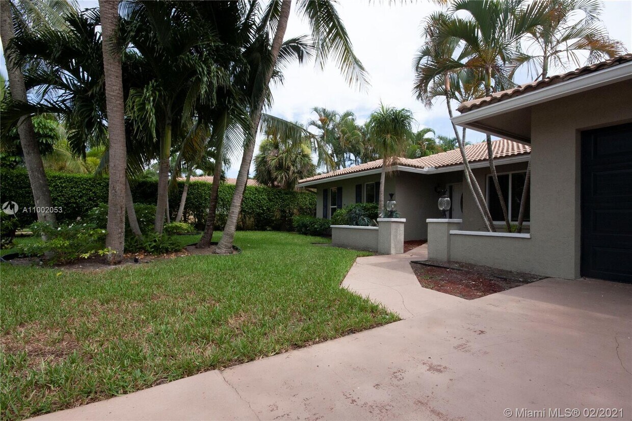 Foto principal - 898 SW 18th St