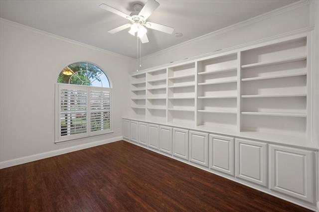 Building Photo - 4303 Lone Oak Dr