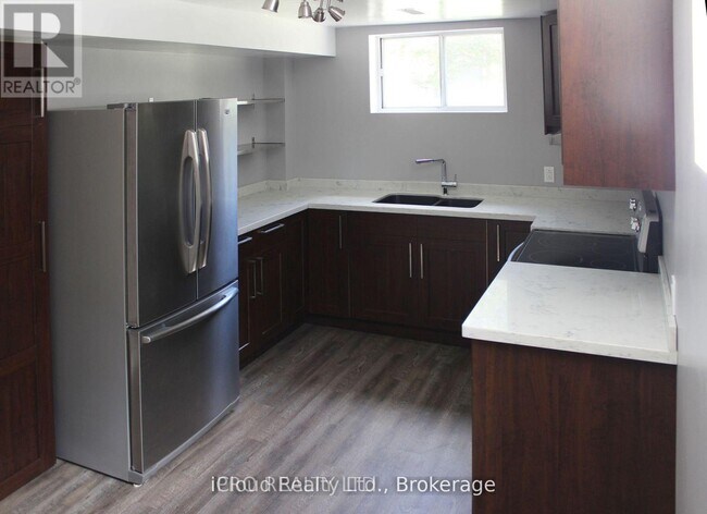 Photo du bâtiment - 246 Delta St