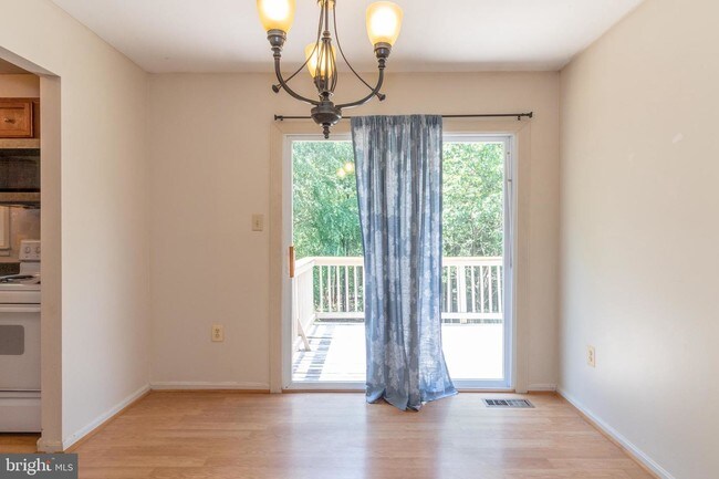 Building Photo - 5115 Leesburg Ct