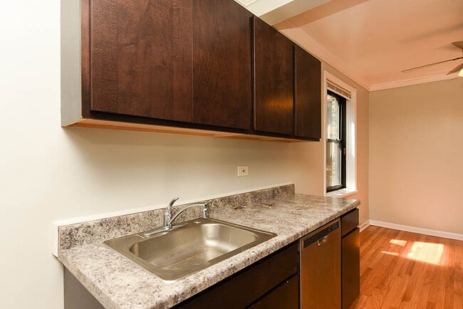 Foto del edificio - 7006 N Paulina St