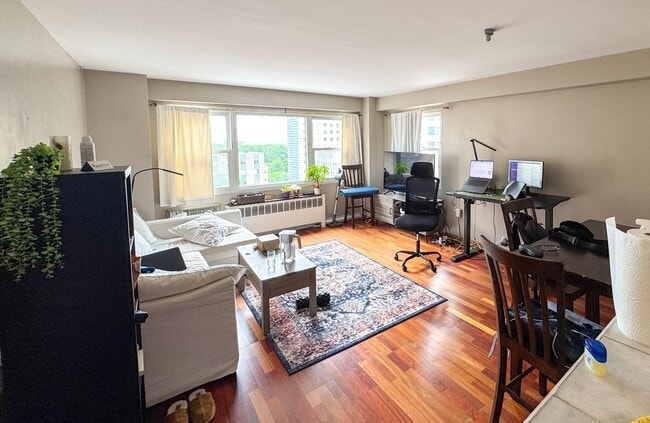 Foto del edificio - 2909 N Sheridan Rd