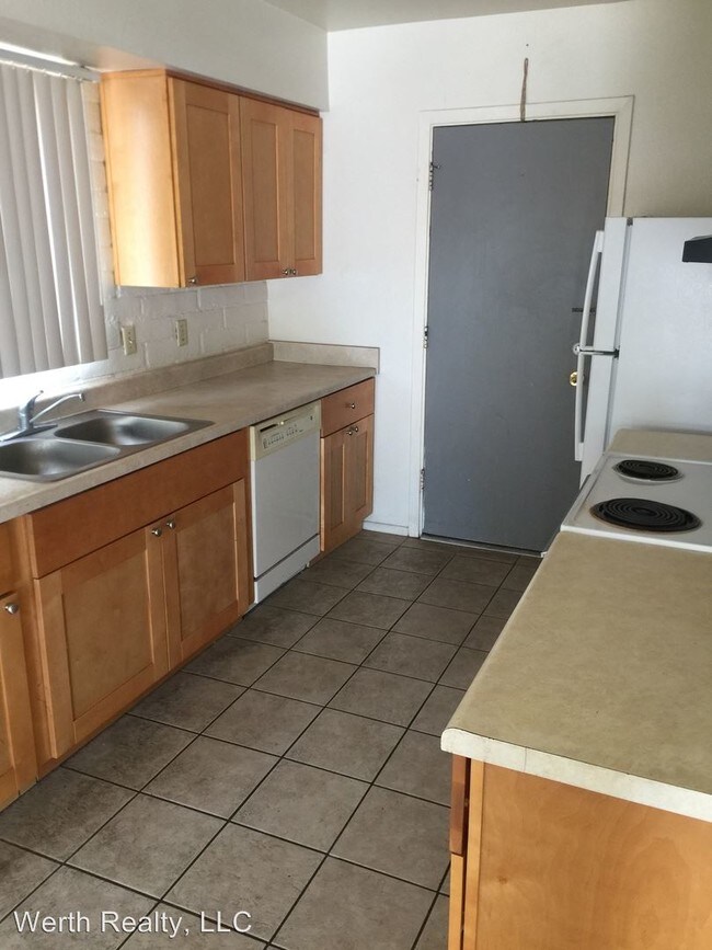 Foto del edificio - 3635-3655 E Bellevue St