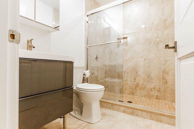 Foto del edificio - 1 Bed 1 Bath in Packard's Corner Available Now