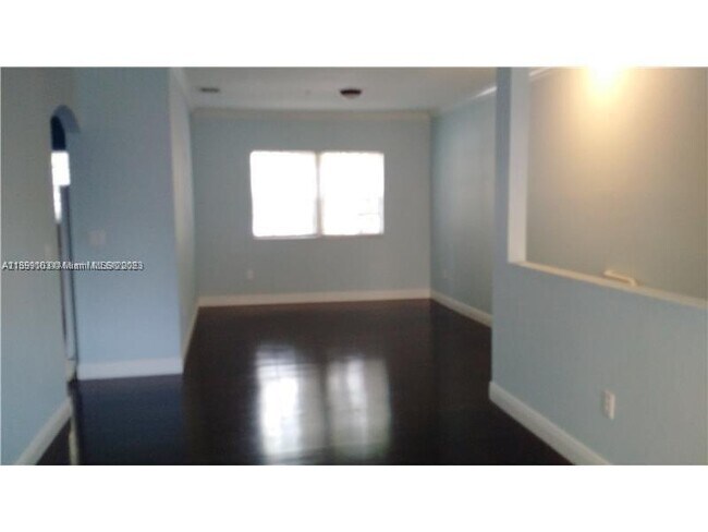 Building Photo - 5640 NW 115th Ct