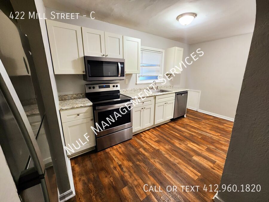 Photo - 422 Mil Street-C