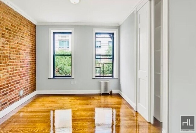 Foto del edificio - E 100TH ST.