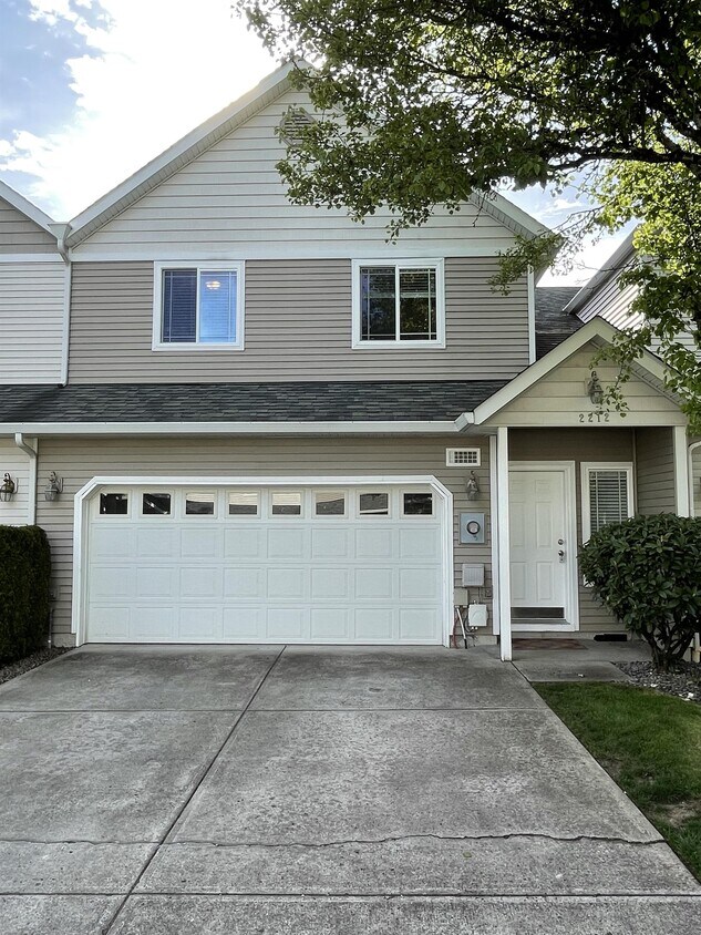 Foto principal - 2212 NE 163rd Pl