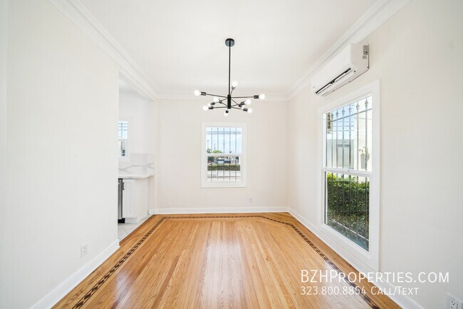 Foto del edificio - 451 N Sycamore Ave