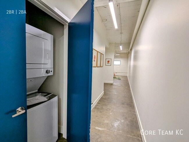 Building Photo - Two bedroom in Midtown