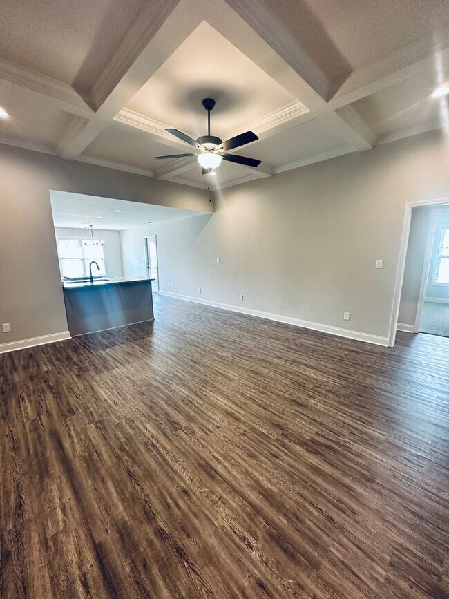 Foto del edificio - Full Brick 4 bedroom - Great location