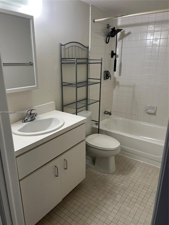 Foto del edificio - 5719 SW 72nd St