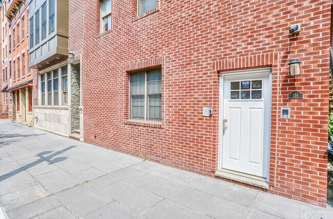 Foto del edificio - 136 Essex St