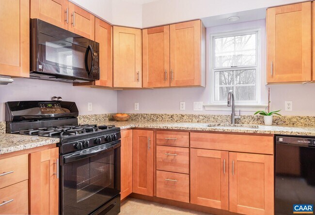 Building Photo - 414 Wynridge Dr