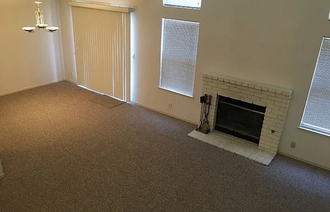 Foto del edificio - 1129 Cedar Creek Dr