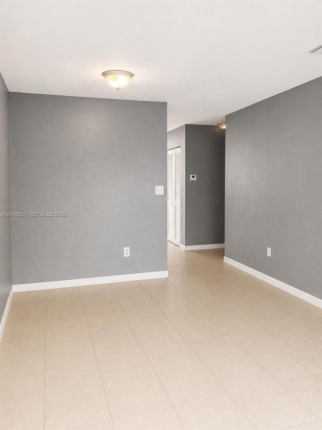 Foto del edificio - 8180 NW 23rd Ave