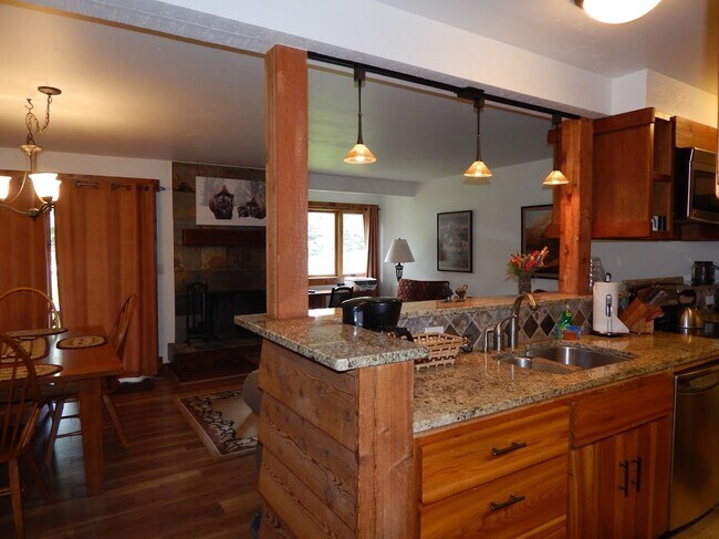 Building Photo - 3665 Teton Dr