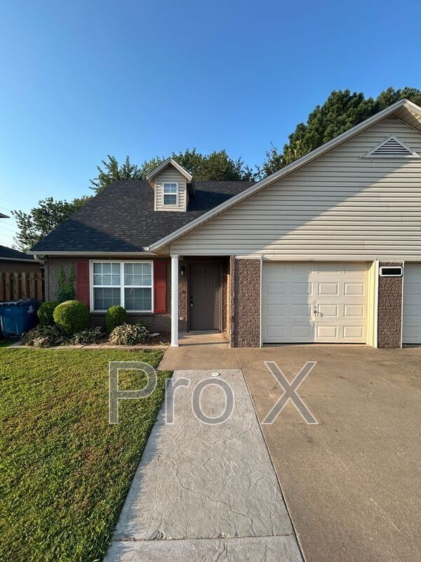Primary Photo - 3303 SW Victoria Pl