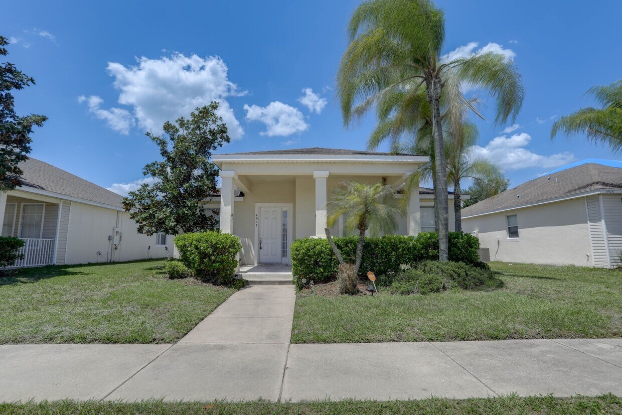 Photo - 4977 Pall Mall Street W