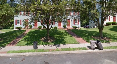 Building Photo - 1633 Chadwick Cir