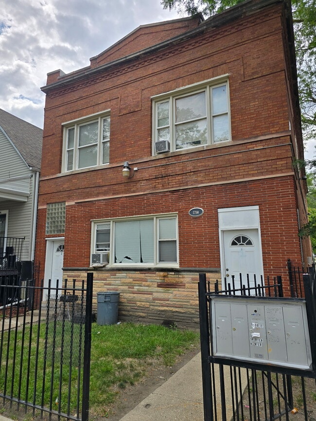 Foto del edificio - 5700 S Wolcott Ave