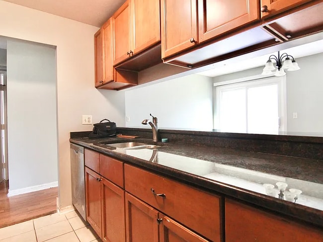 Building Photo - 1124 Crimson Ct