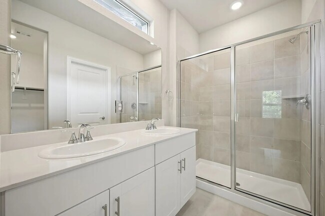 Foto del edificio - 524 Clover Crk Dr