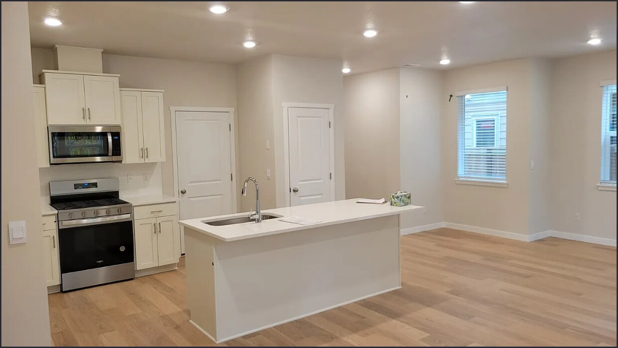 Foto del edificio - 6523 SE Nasha St