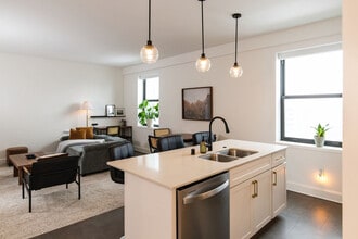 Building Photo - 758 N Broadway