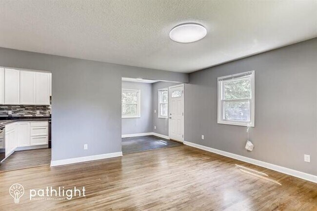 Foto del edificio - 1718 English Street, Maplewood, MN, 55109