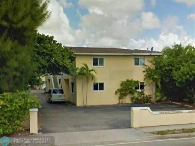 Foto del edificio - 3009 N Andrews Ave