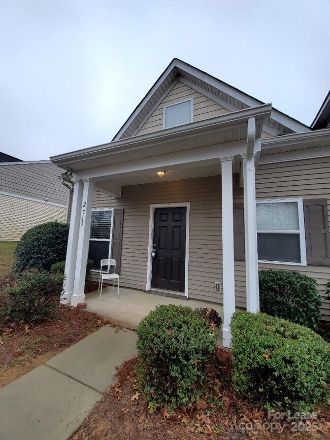 Foto del edificio - 2715 Meadow Knoll Dr