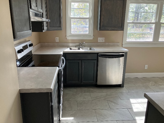 Photo - 225 Antoinette Dr House