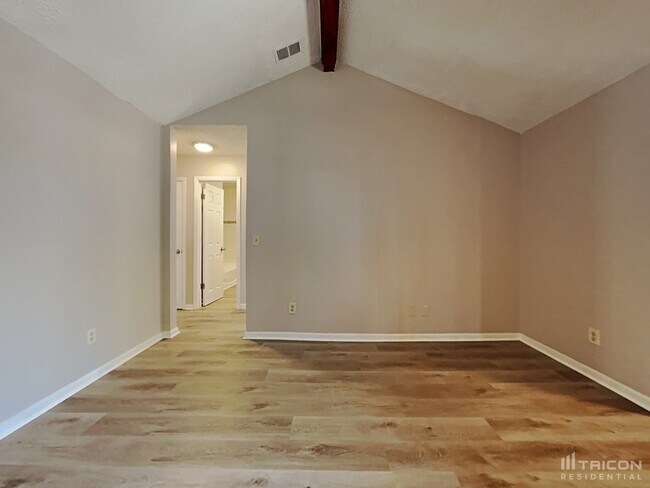 Building Photo - 1056 Rene Ct