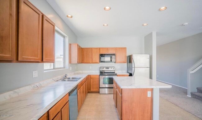 Building Photo - 17880 N 183rd Ave